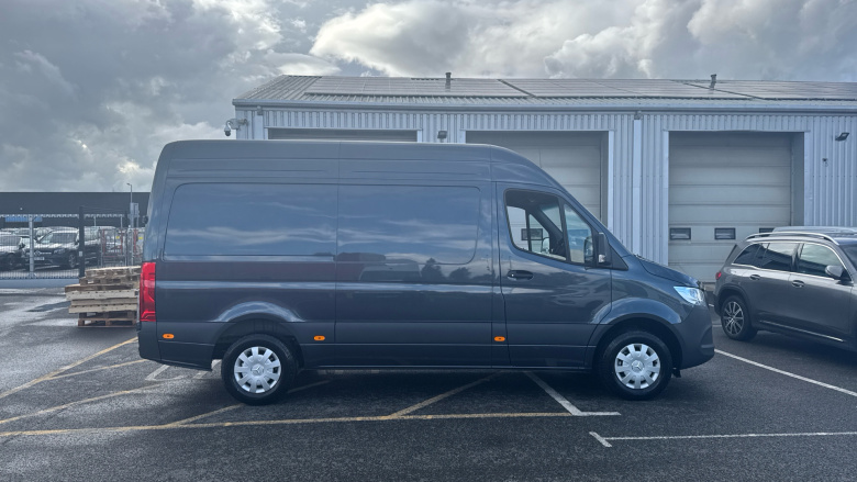 Mercedes-Benz Sprinter 315Cdi L2 Diesel Rwd 3.5t H2 Pro Van